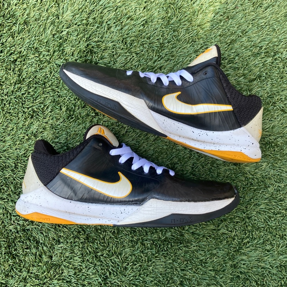 2010 NIKE ZOOM KOBE V 5 BLACK WHITE DEL SOL YELLOW MAMBA 386429-002